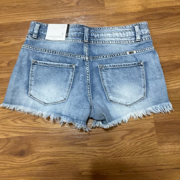 đź’™KANCANđź’™ NWT- High Rise Shorts - Picture 6 of 8